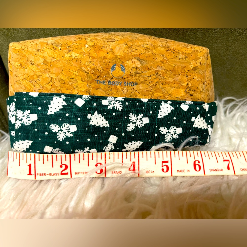 New Body Shop cosmetics bag.  One size.